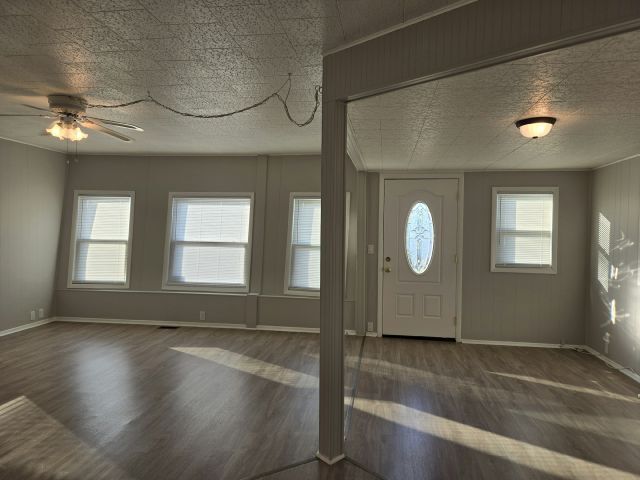 Photo - 315 50th Avenue Plaza W