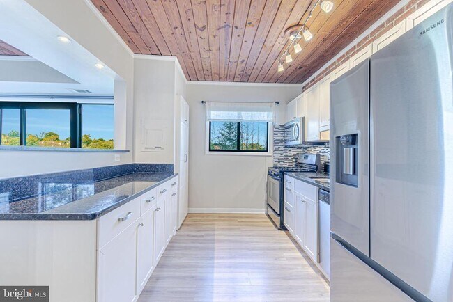 Photo - 53 Skyhill Rd Unit 303