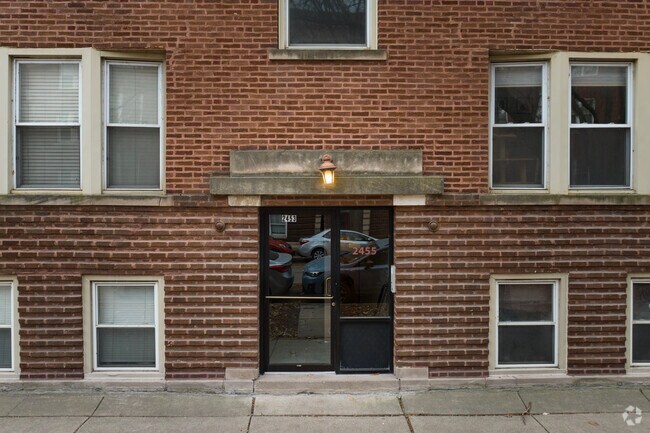 Photo - 2453-2459 W Sunnyside Ave