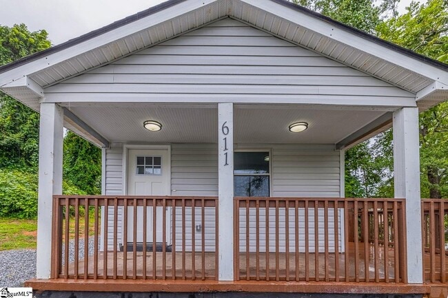 Photo - 611 Hunters Ct