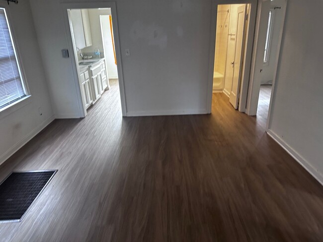 Photo - 119-121 Flower St Unidad 121