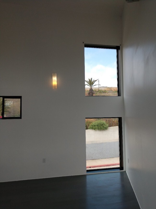 Photo - 2120 State Street