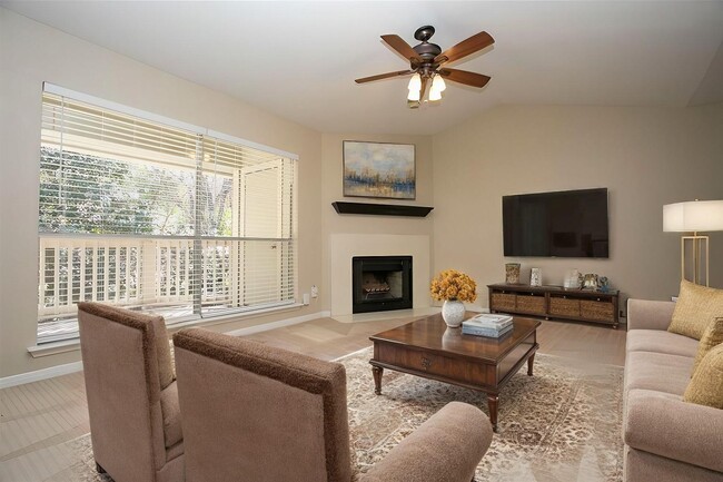 Photo - 2450 Wickersham Ln Townhome