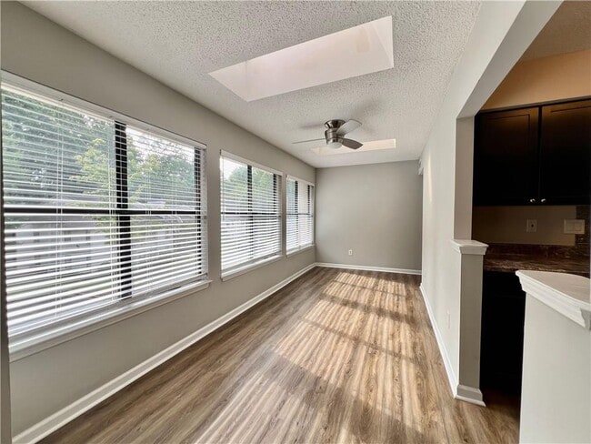 Photo - 1605 Huntingdon Chase