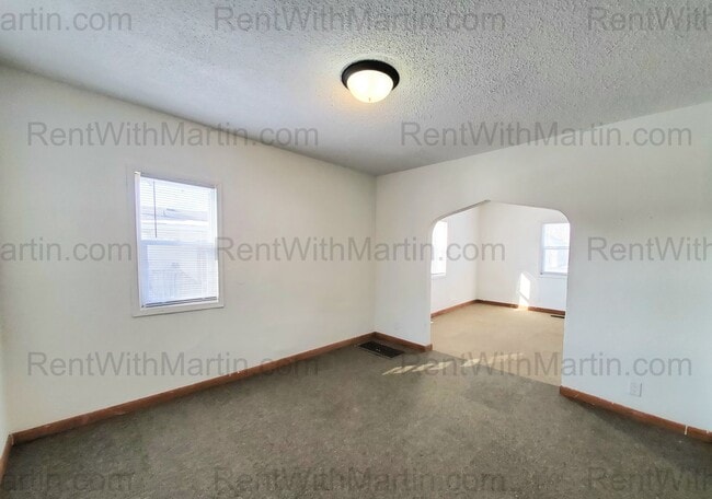 Photo - 919 Oneida St