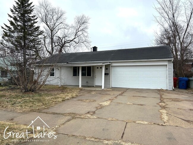 Building Photo - Beautiful 2 Bedroom 1 Bathroom now available for rent!