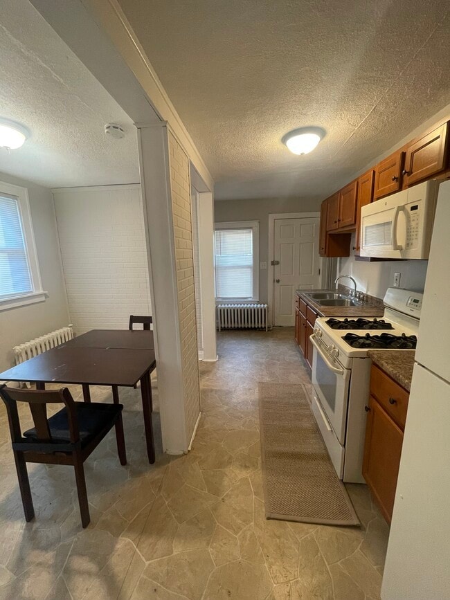 Photo - 2048 N Sheridan Rd