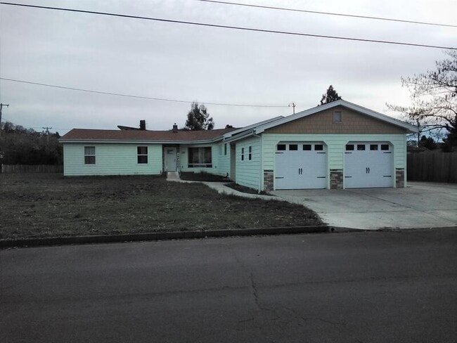 Building Photo - 2347 Cannon Ave