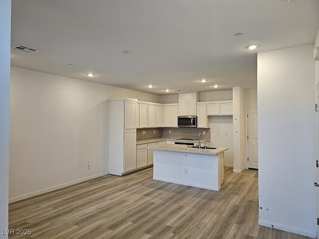 Building Photo - 212 Wewatta Ave Rental