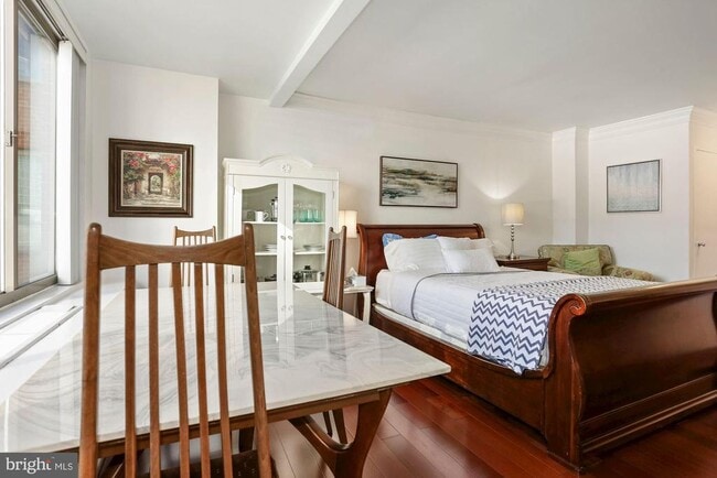 Photo - 1121 Arlington Blvd Unit 726