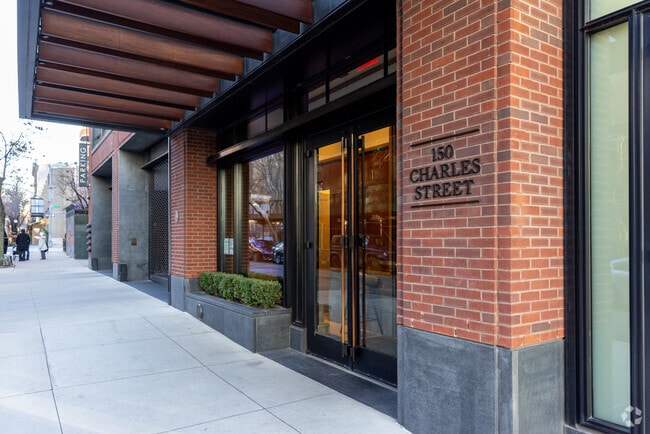 Photo - 303 W 10th St