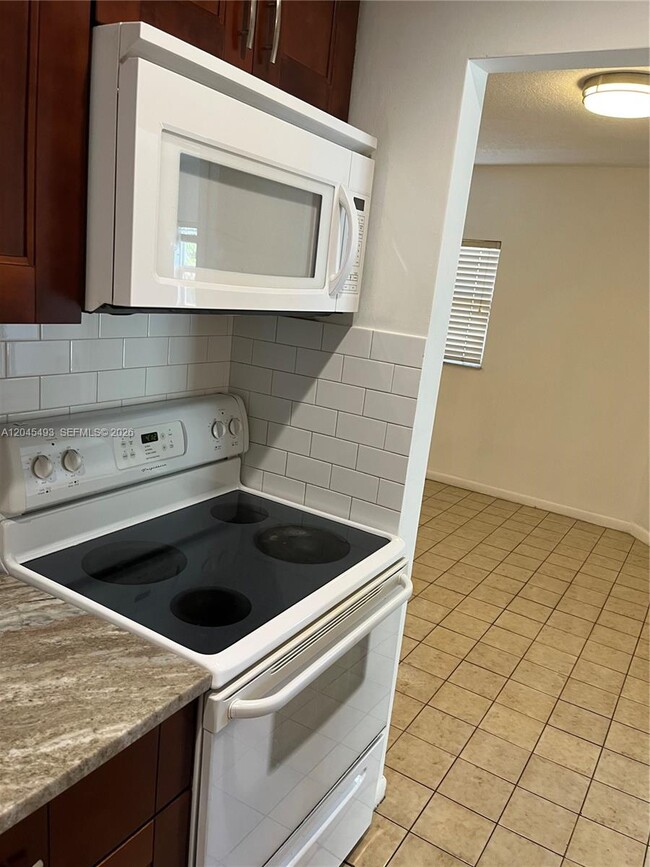 Photo - 4114 NW 88th Ave Unidad 201