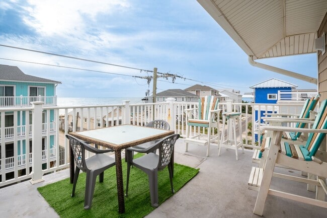 Building Photo - OFF-SEASON MONTHLY RENTAL - ESCAPE THE WIN... Unit 3B