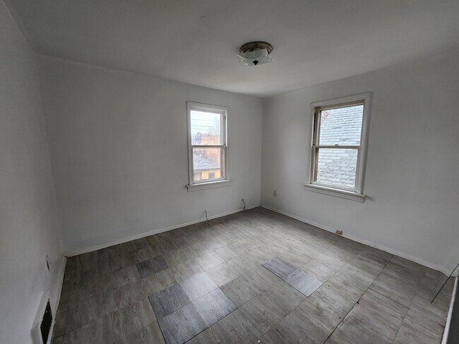 Photo - 4488 Massachusetts St