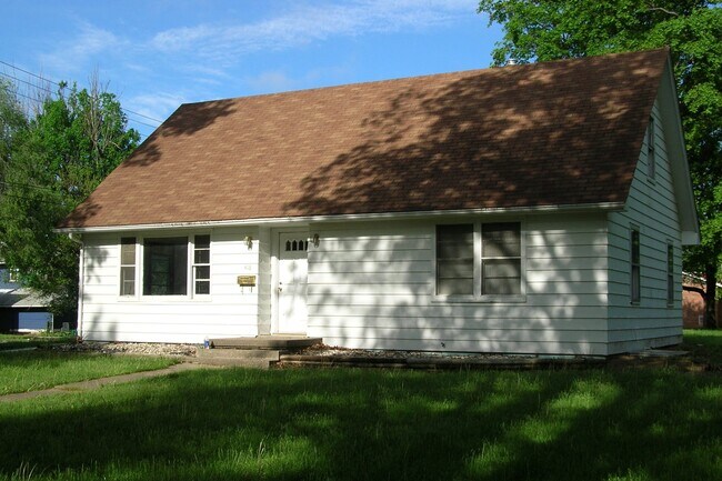 418 N JOHNSON ST., MACOMB IL 61455, FRONT - 418 N Johnson St House