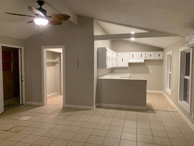 Photo - 107 E Venus Ln Unit 1