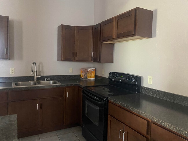 Building Photo - 385 Eagle St Unit 385 Rental