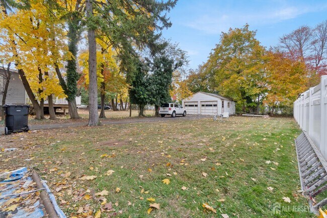 Photo - 427 Benner St Unit 2