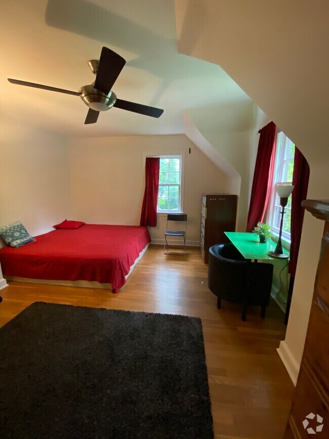 Building Photo - 4427 Nebraska Ave NW Rental