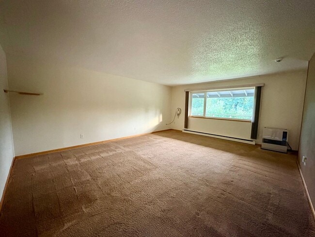 715/717 Waves Road
