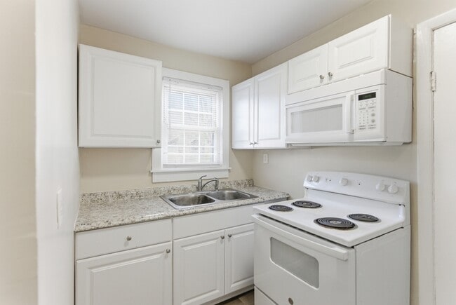 Photo - 109 N Cruze St Unit 2R