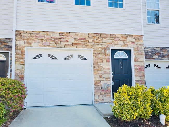 Photo - 651 Ganyard Farm Way