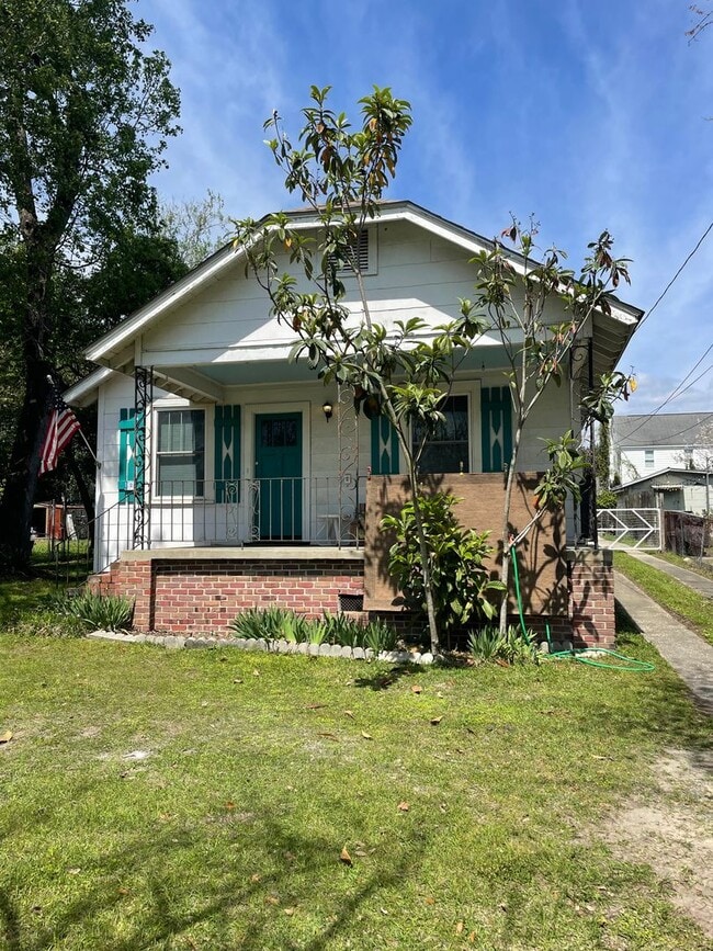 Building Photo - Charming Park Circle Ranch Rental