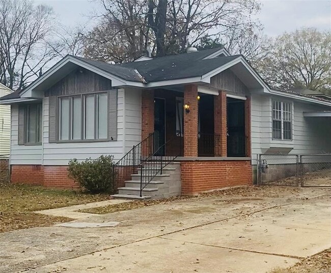 Photo - 2052 Midway St