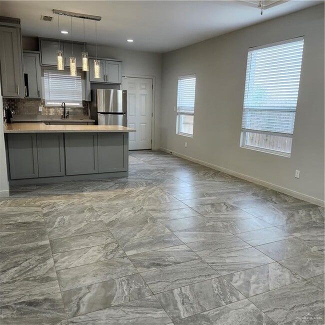 Photo - 9 N Clarence Ave Unidad 1