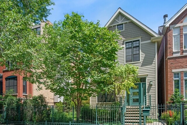 Photo - 2629 N Magnolia Ave (Chicago, IL)