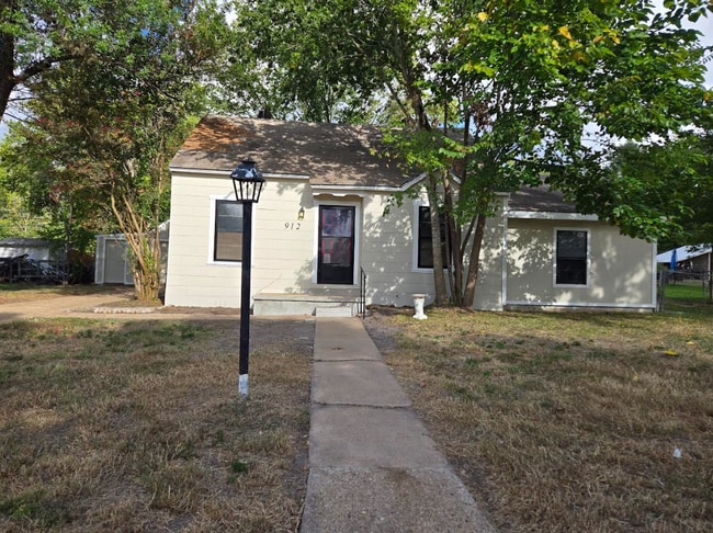Photo - 912 S Gordon St