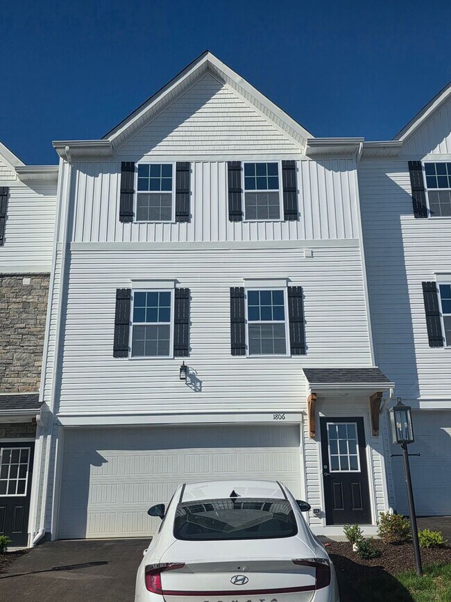 1806 Canterbury Dr