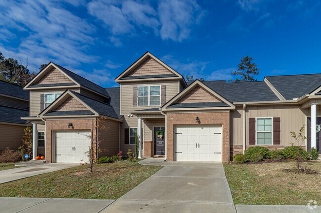 Building Photo - Beautiful 3 bedroom Townhome