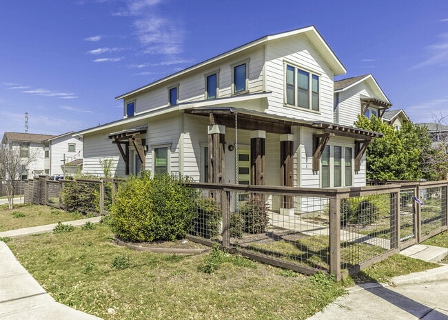 Building Photo - 603 Burleson St Rental
