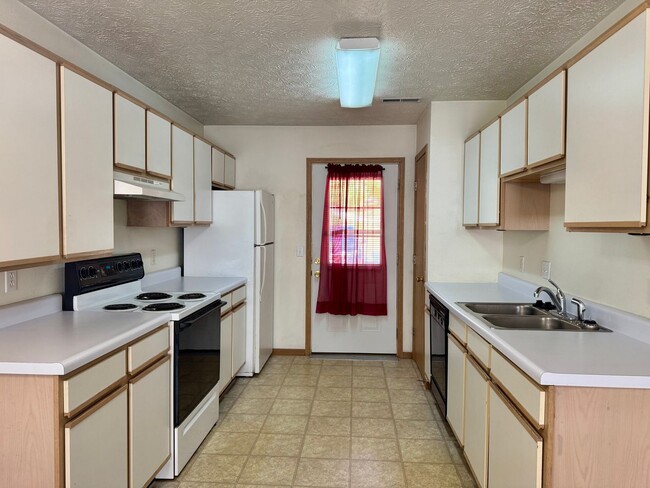 Photo - 106-106 Shannon Valley Dr Unit 106