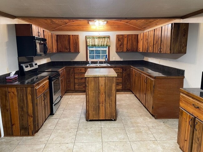 Photo - 48092 Robertson Rd