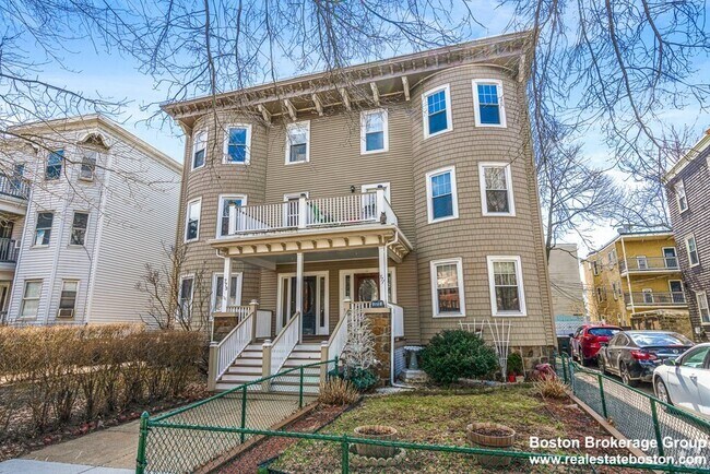 Building Photo - 773 Columbia Rd Unit 4 Rental