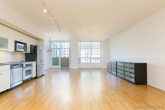 Photo - 350 W Ash St Unidad 1101 Rental