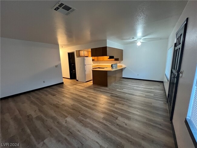 Photo - 1623 E Harmon Ave Townhome