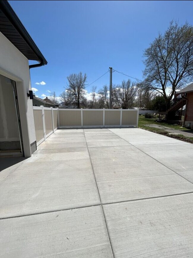 Photo - 288 E Center St