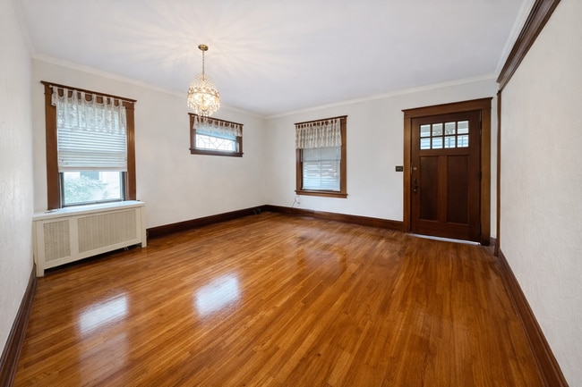 Photo - 1267 Hewitt Ave