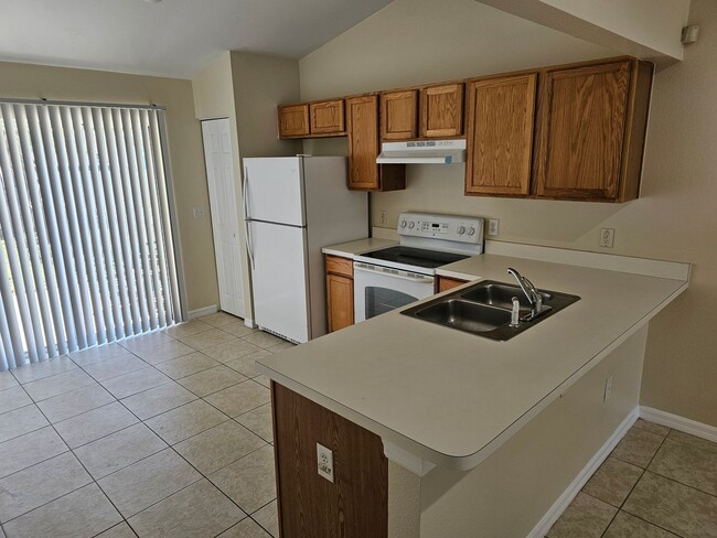 Photo - CUTE! 3 BEDROOM / 2 BATH - HALF DUPLEX (DELTONA)