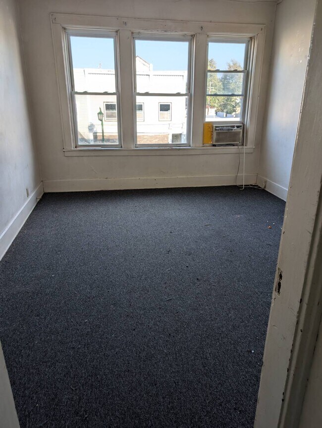 Photo - 271 N 15th St