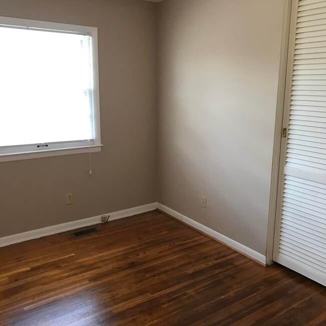 Photo - 2350 Heather Way