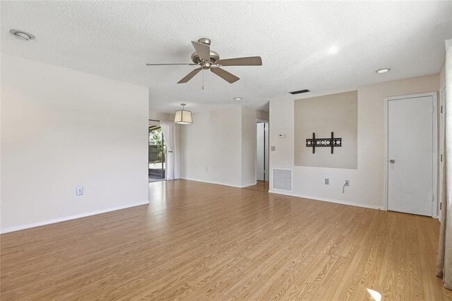 Photo - 3305 Island Date Cir