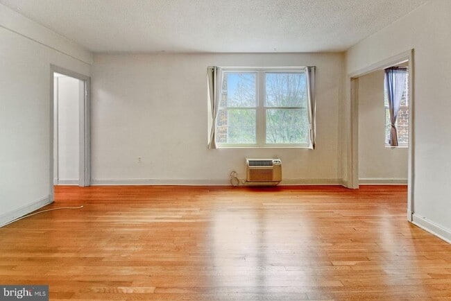 Photo - 3051 Idaho Ave NW Unit 421