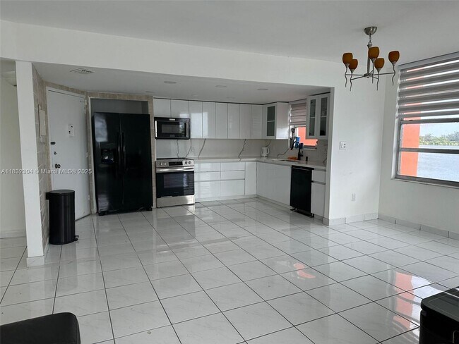 Photo - 1301 NE Miami Gardens Dr Unidad 506W Rental