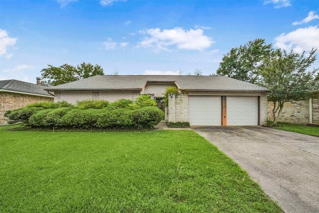 Building Photo - 16323 Summer Dawn Ln
