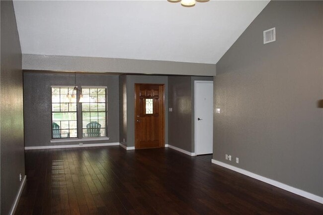 Photo - 309 Juniper Dr