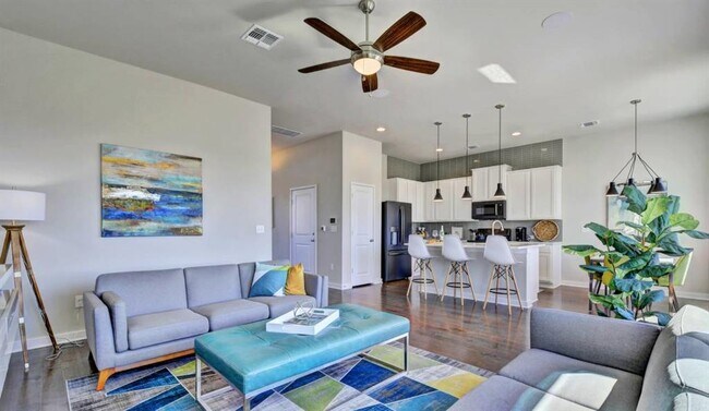 1205 Showbox St